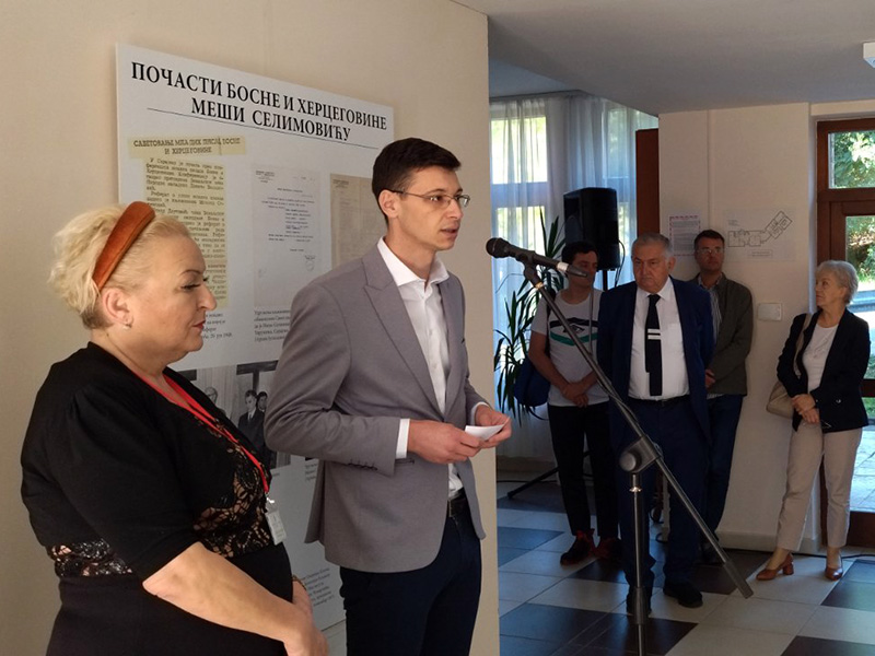 Дарко Опалић, архивист, говори на отварању изложбе